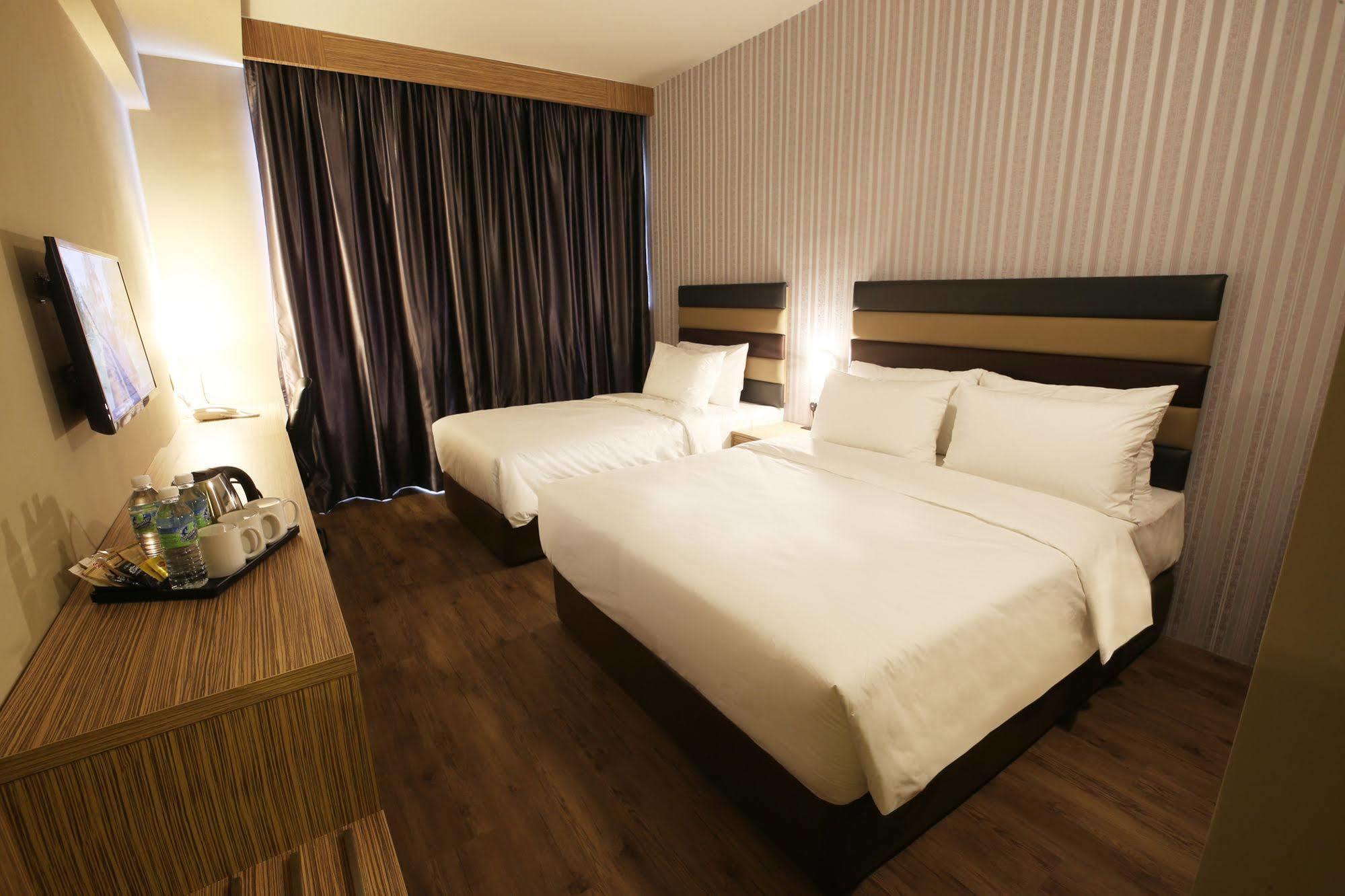 Sem9 Senai Hotell Kulai Exteriör bild
