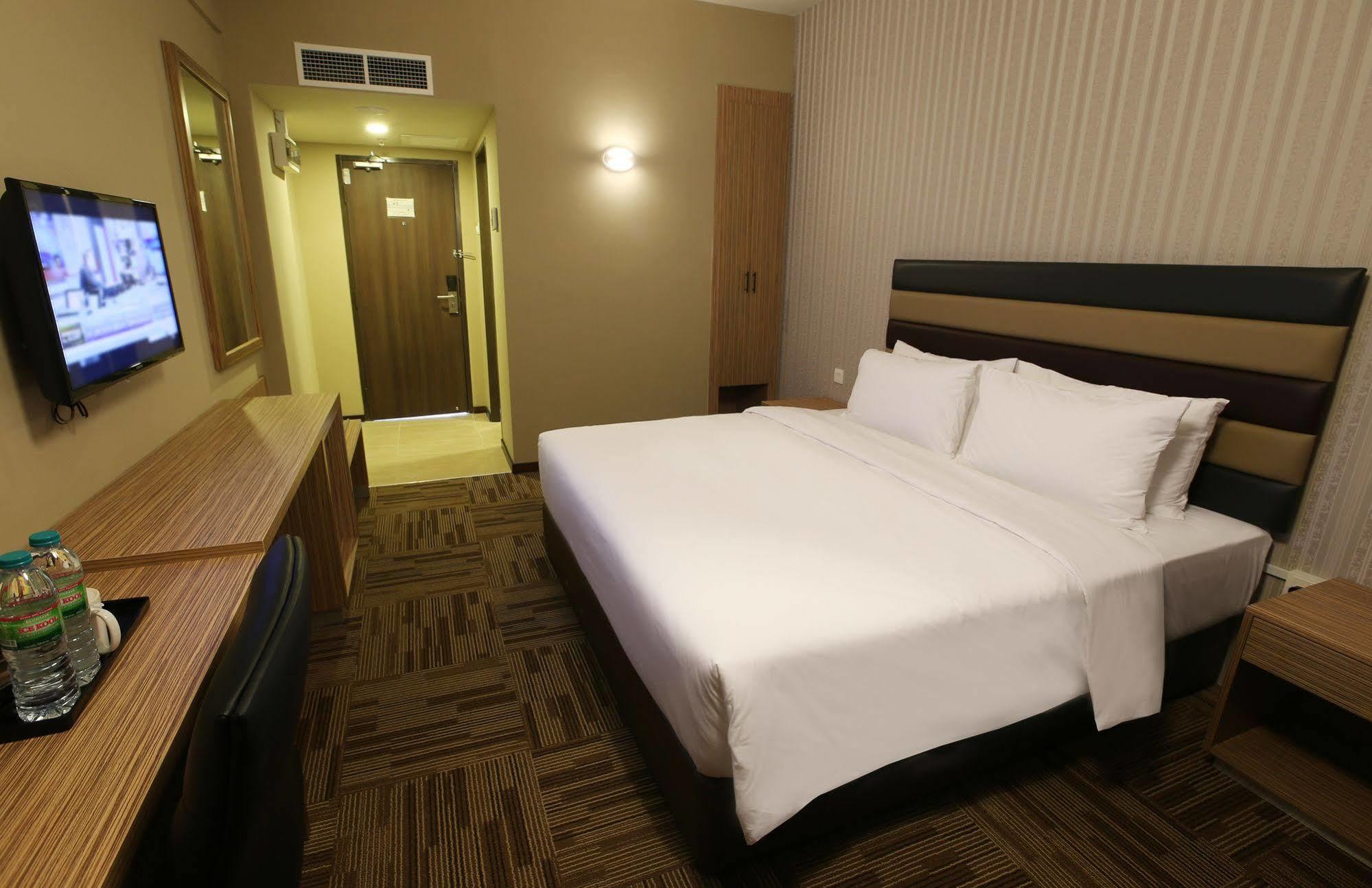 Sem9 Senai Hotell Kulai Exteriör bild