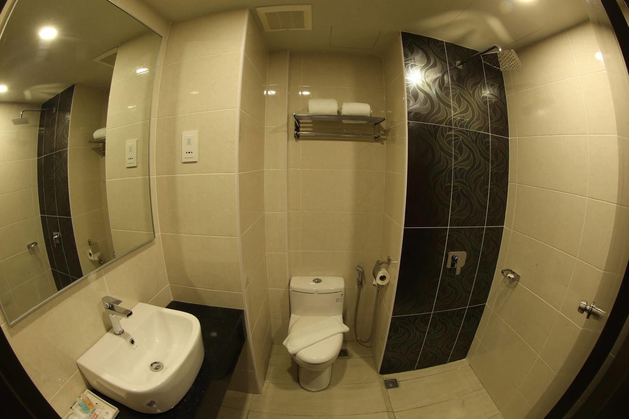 Sem9 Senai Hotell Kulai Exteriör bild