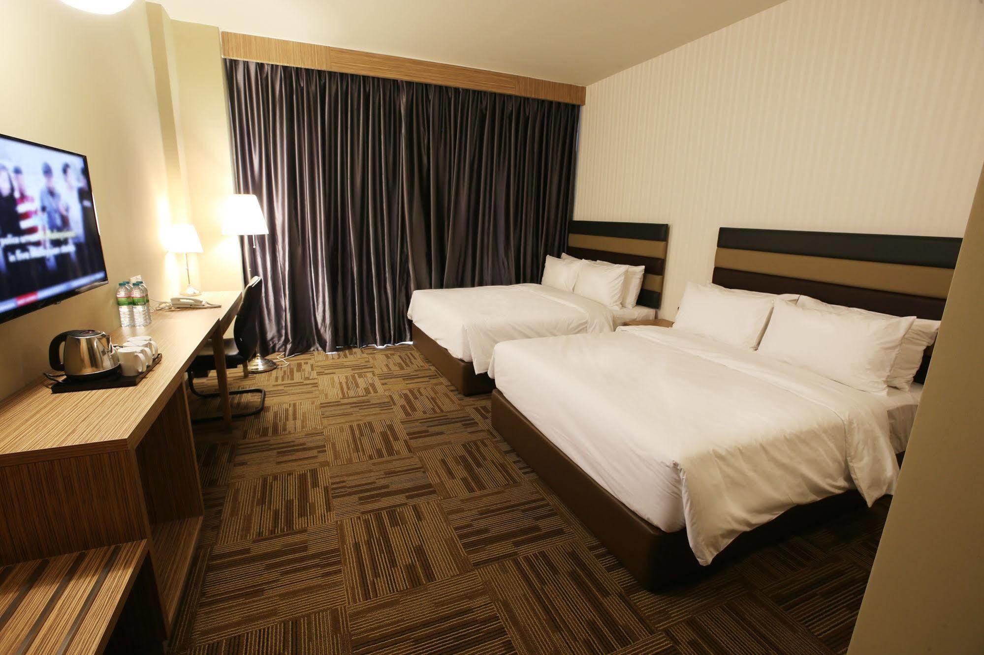 Sem9 Senai Hotell Kulai Exteriör bild