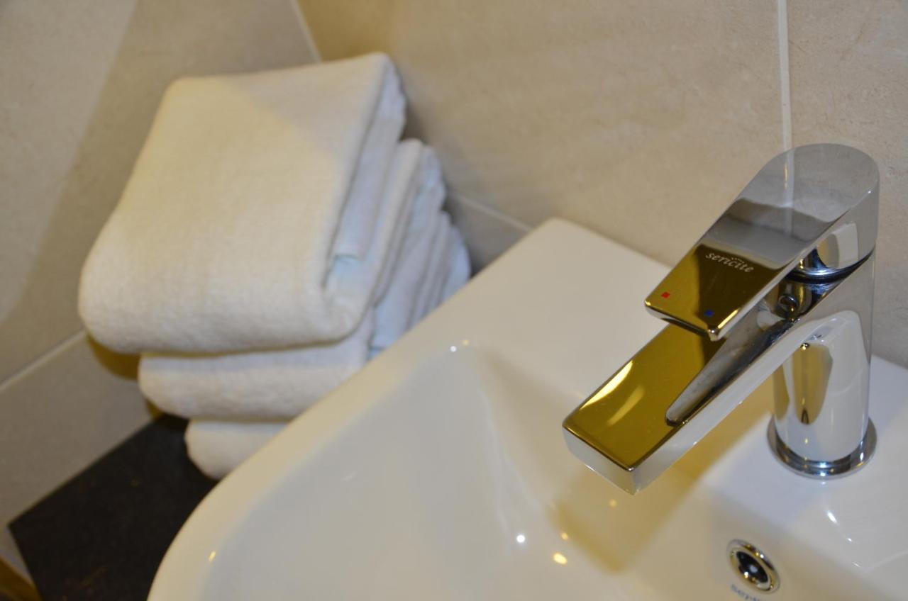 Sem9 Senai Hotell Kulai Exteriör bild